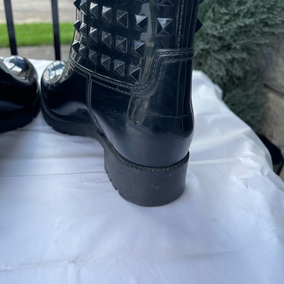 Valentino Black Valentino Garavani Tonal Rockstud Rain Boots in size 37 - Picture 8 of 8